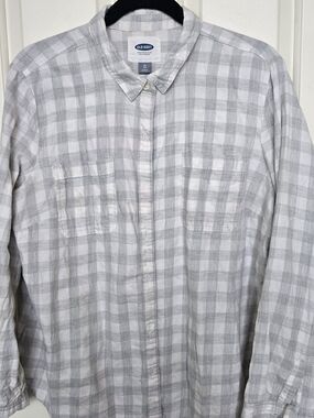 Old Navy White and Gray Plaid Button-Down Shirt